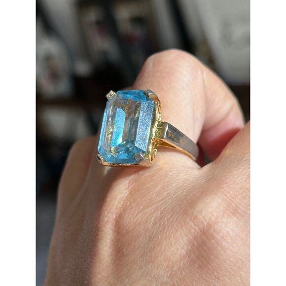 Heavily Used Faux Blue Topaz Ring - Picture 8 of 9